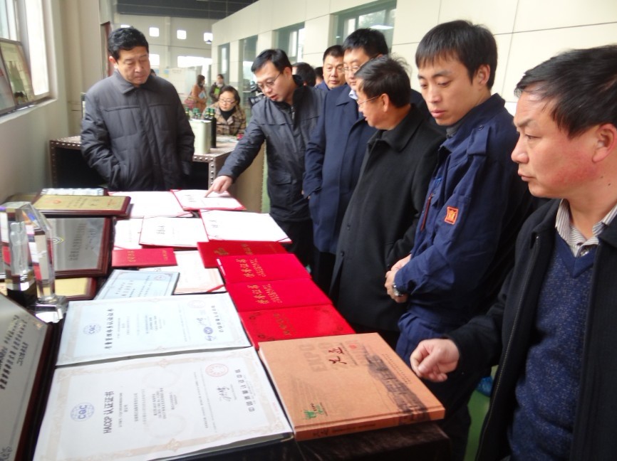 山西省太谷縣黨政代表團參觀燕莊企業(yè)