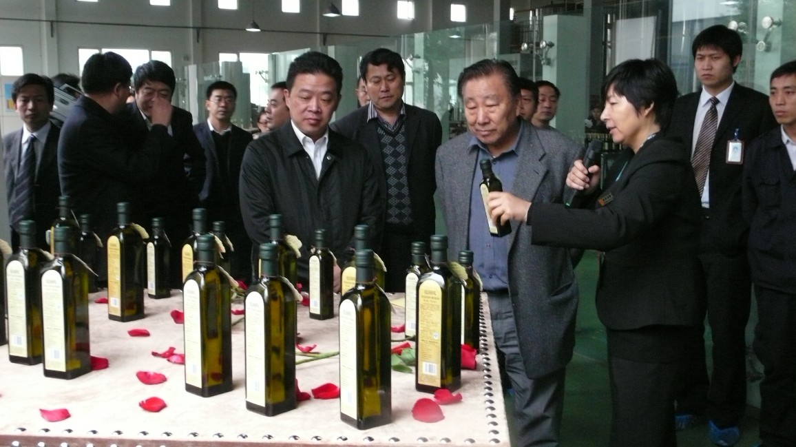 水利部原副部長(zhǎng)王守強(qiáng)參觀燕莊工廠